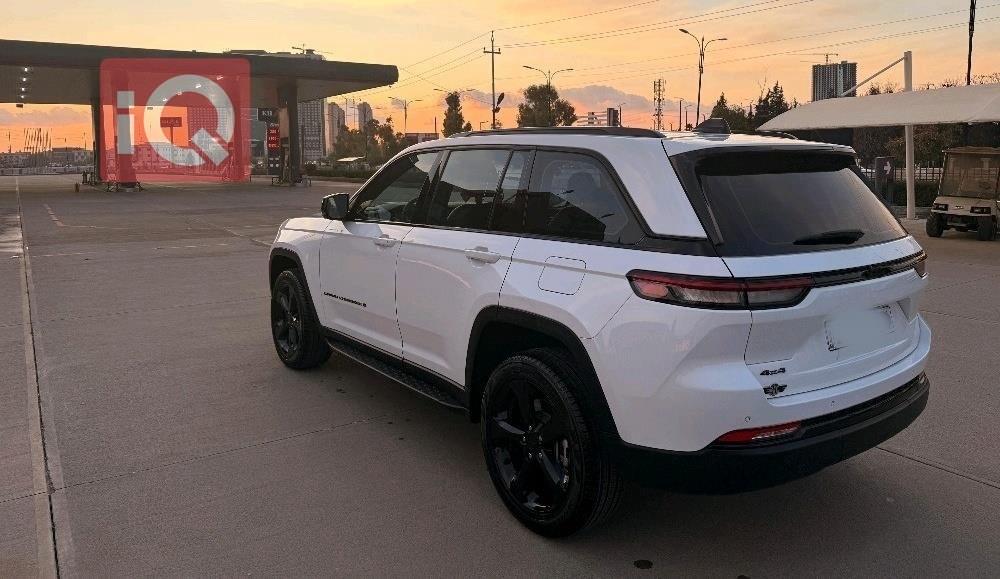 جيب جراند شيروكي